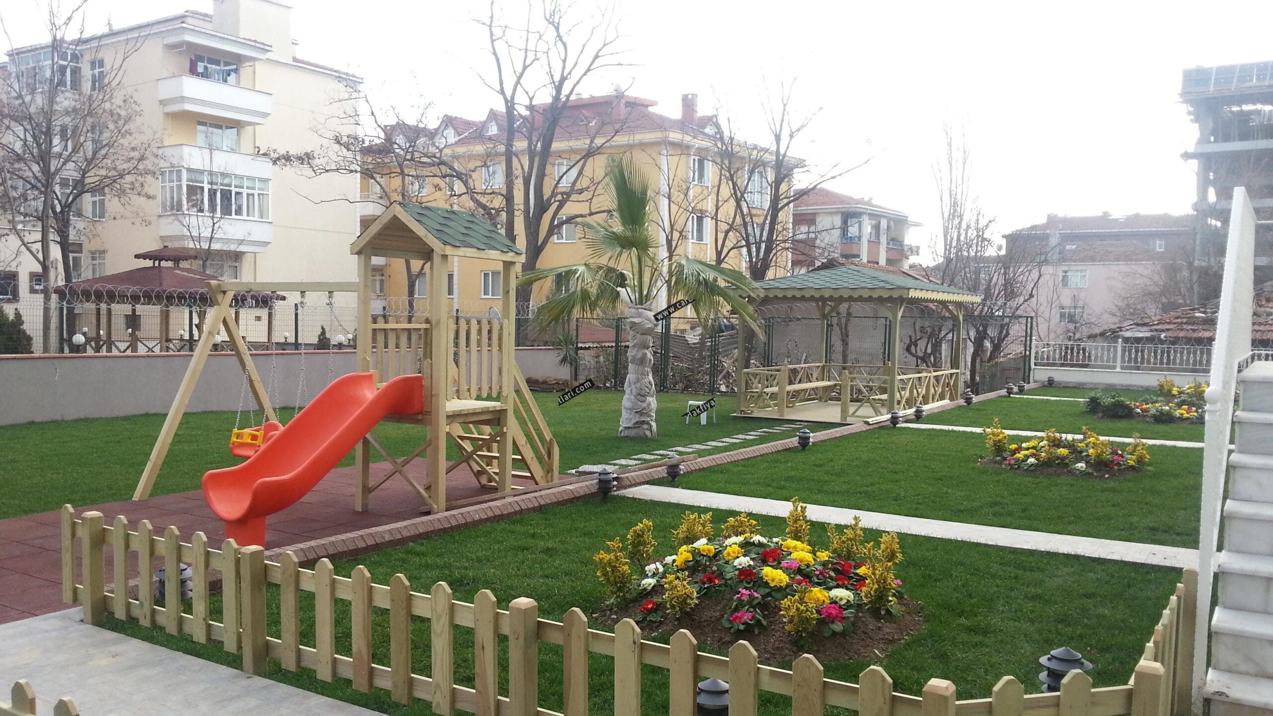 Ahşap çit