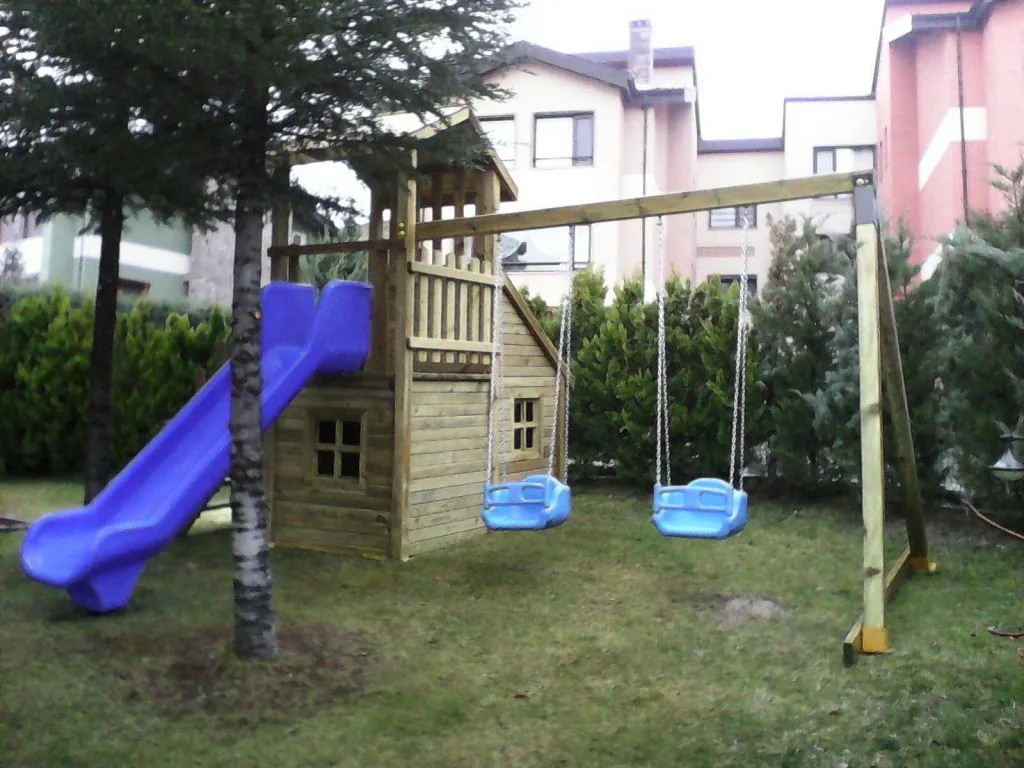 Ahşap oyun parkı