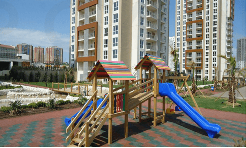 Ahşap oyun parkı